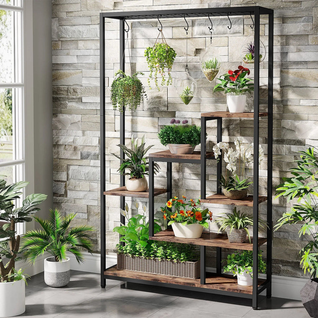 Étagère à plantes Floréa en bois et métal avec pots sur les tablettes et suspensions
