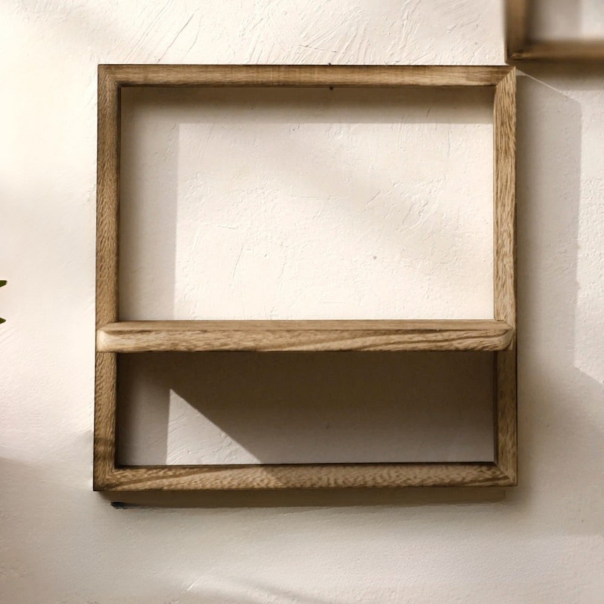 Étagère murale géométrique en bois naturel Royaume de L'Étagère au design carré épuré pour décoration intérieure