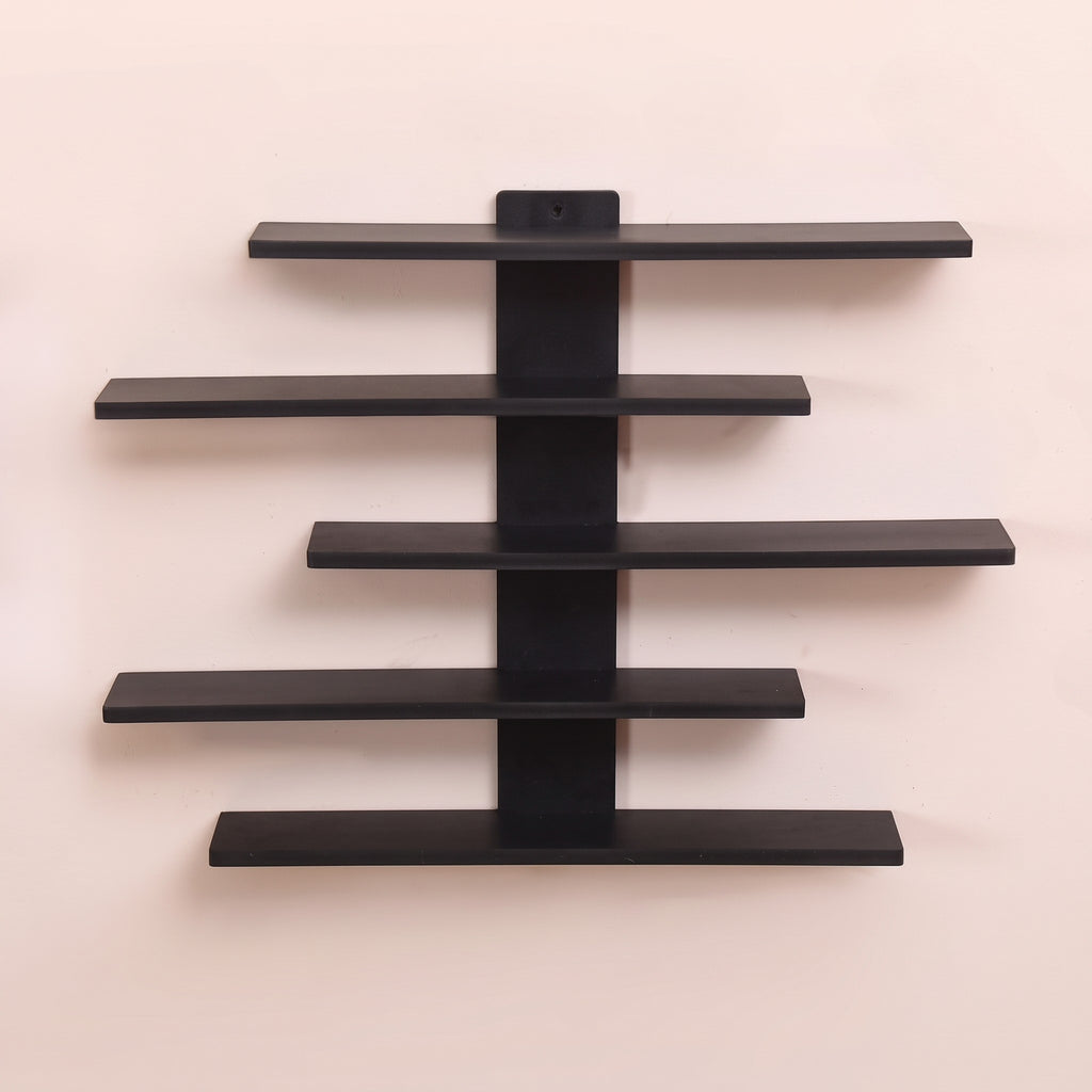 Étagère murale design Skymur noire par Royaume de L'Étagère avec cinq niveaux de rangement asymétriques